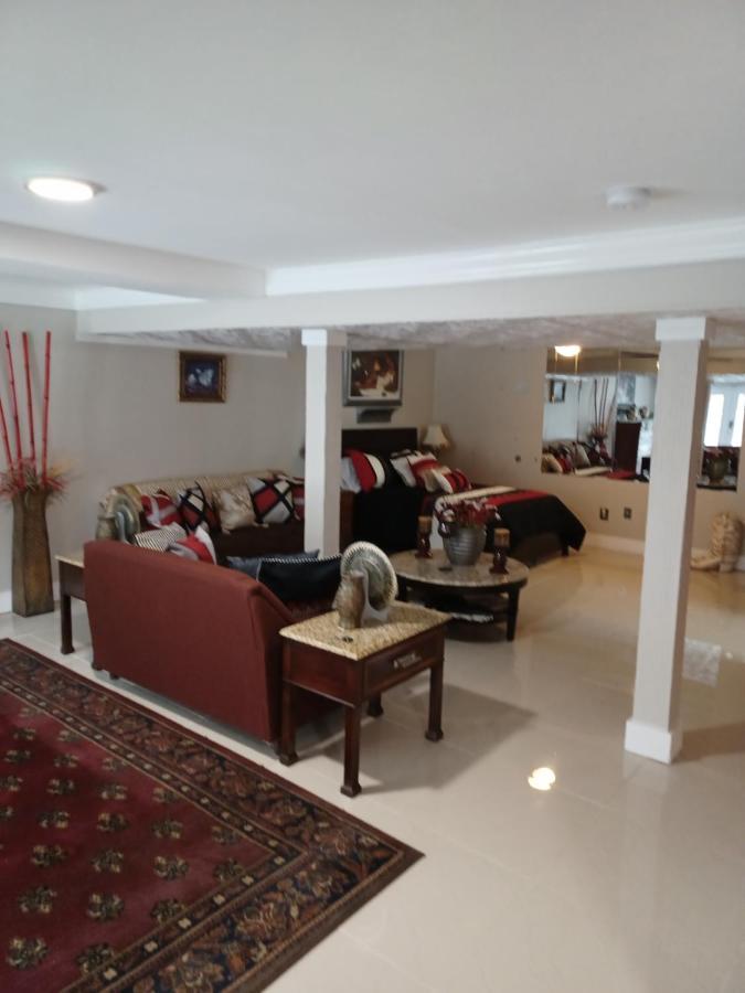 Cozy Mobay Bed and Breakfast Hampton Εξωτερικό φωτογραφία