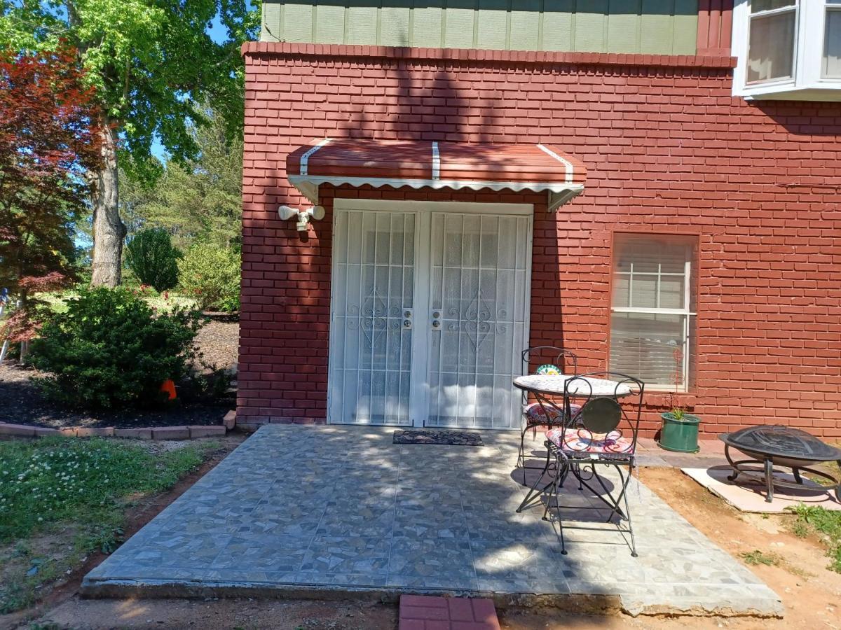 Cozy Mobay Bed and Breakfast Hampton Εξωτερικό φωτογραφία